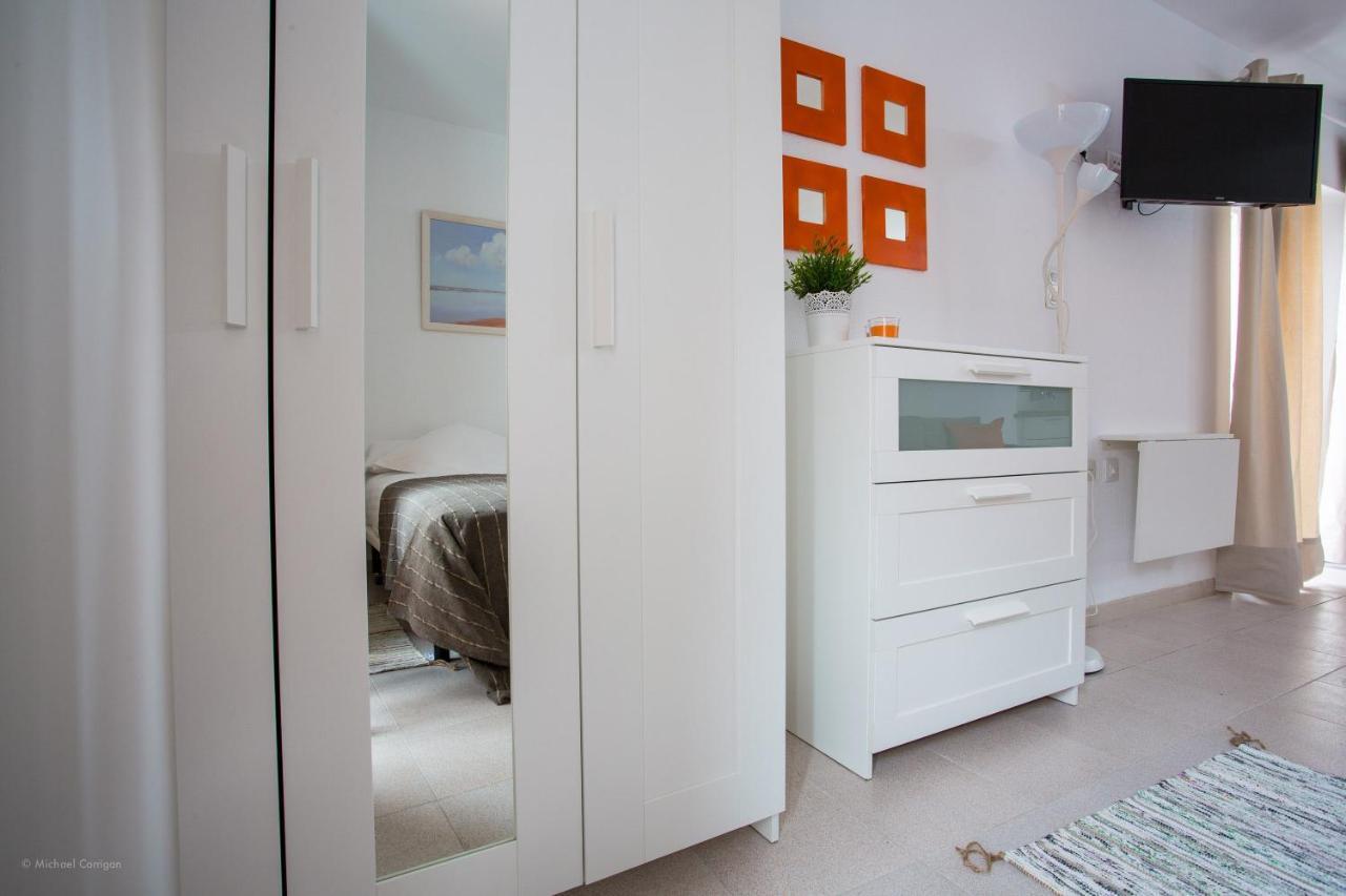 Apartamentos Los Cantaros El Puerto de Santa María Dış mekan fotoğraf